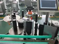 Etichettatrice automatica con l'orientamento