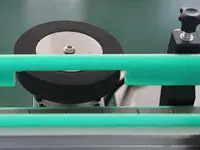 Etichettatrice automatica con l'orientamento