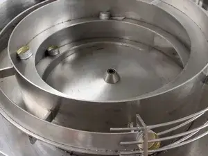Alimentatore a ciotola vibrante
