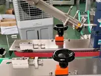Tappatrice automatica a scatto