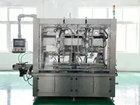 Tappatrice automatica con sistema di inseguimento
